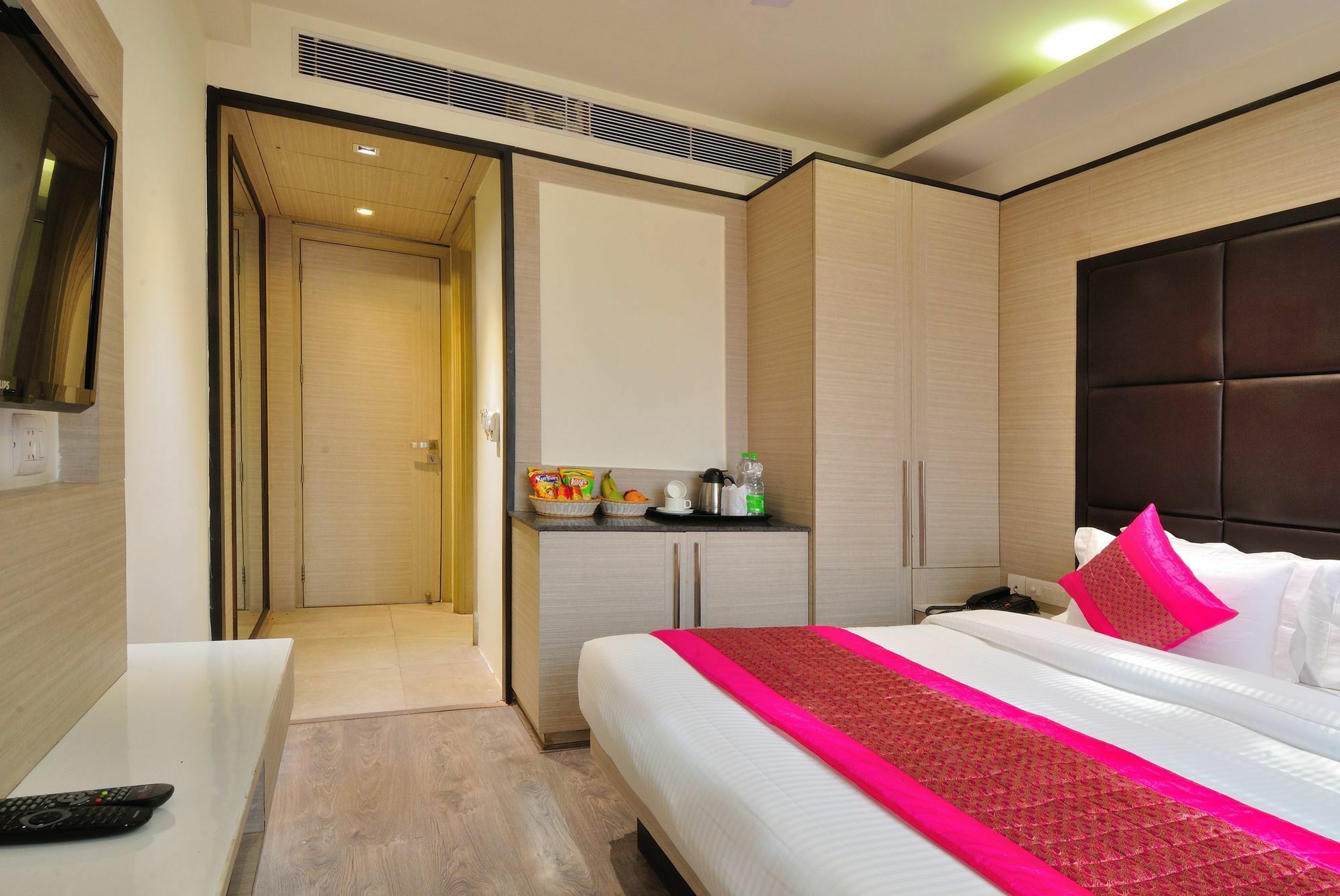 Hotel Royal Grand - Opposite Axis Bank East Patel Nagar